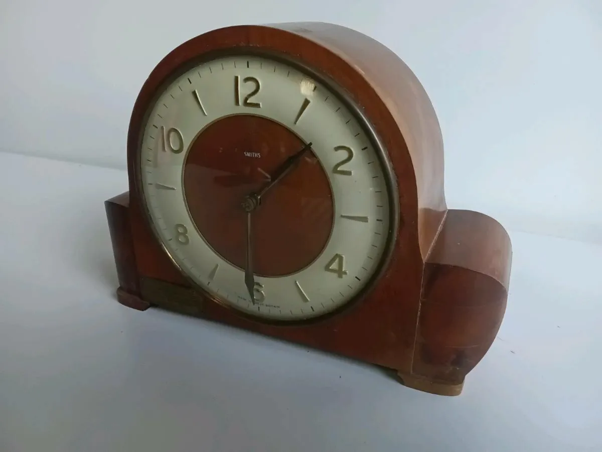 Antique 1960s Art Deco Smith Montrose clock - Image 3