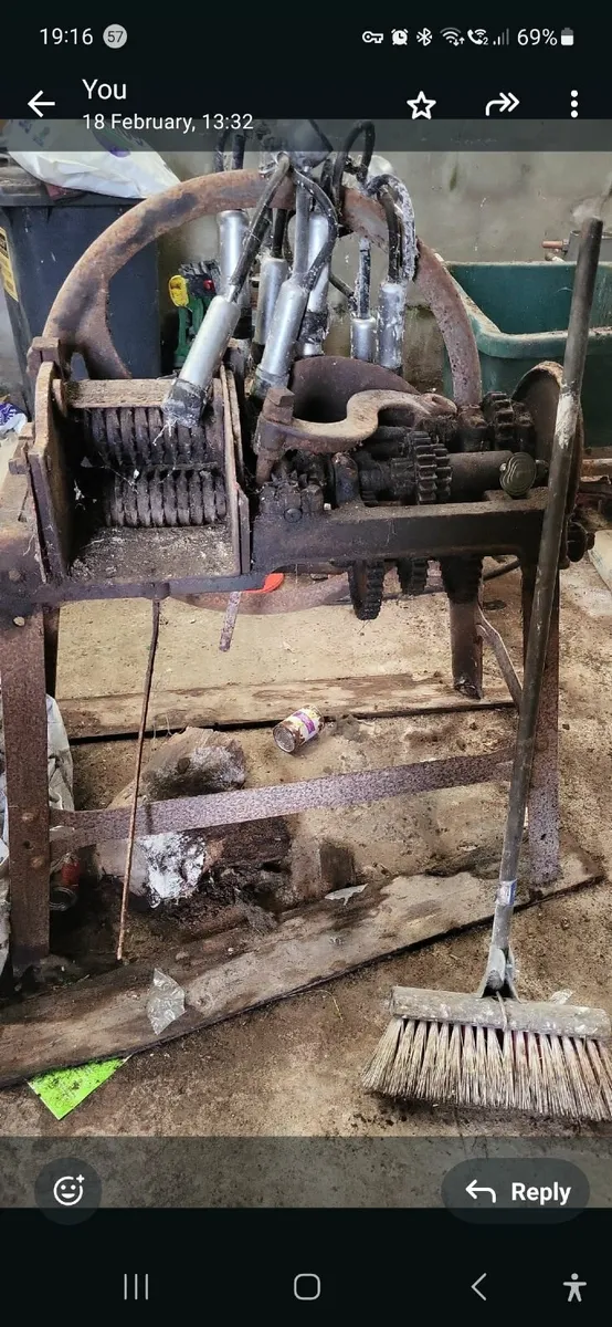 Old farm machinery - Image 3