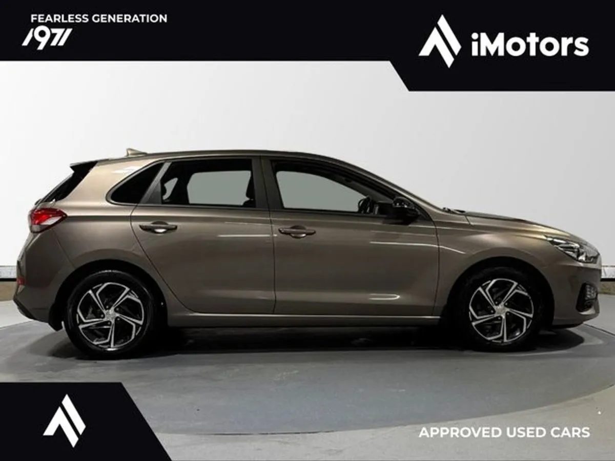 Hyundai i30 i 30 Deluxe 5DR - Image 2