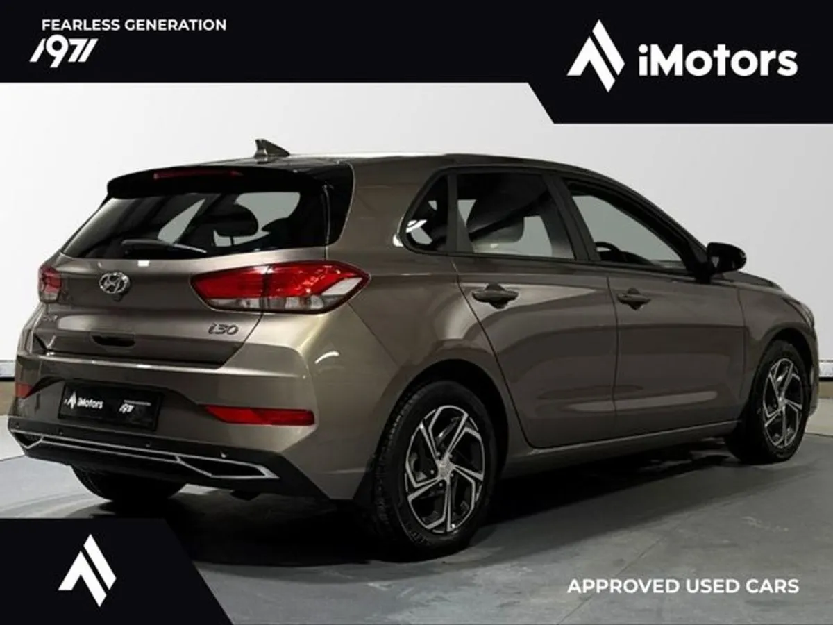 Hyundai i30 i 30 Deluxe 5DR - Image 3