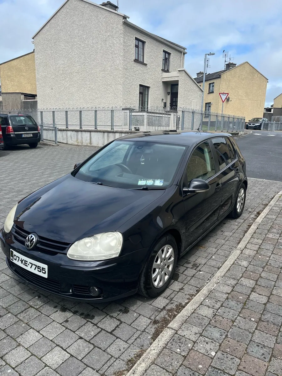 2007 Volkswagen Golf - Image 2