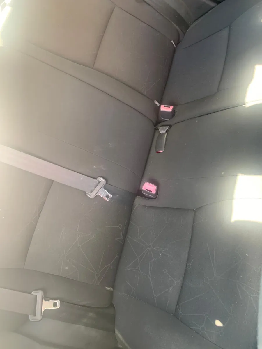 Toyota auris - Image 4