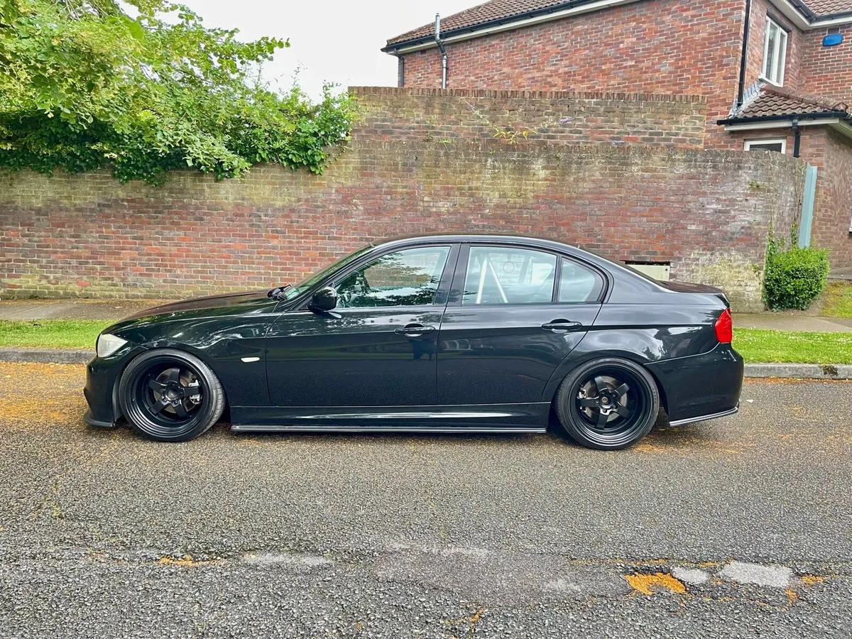 BMW 3 series e90 - Image 1