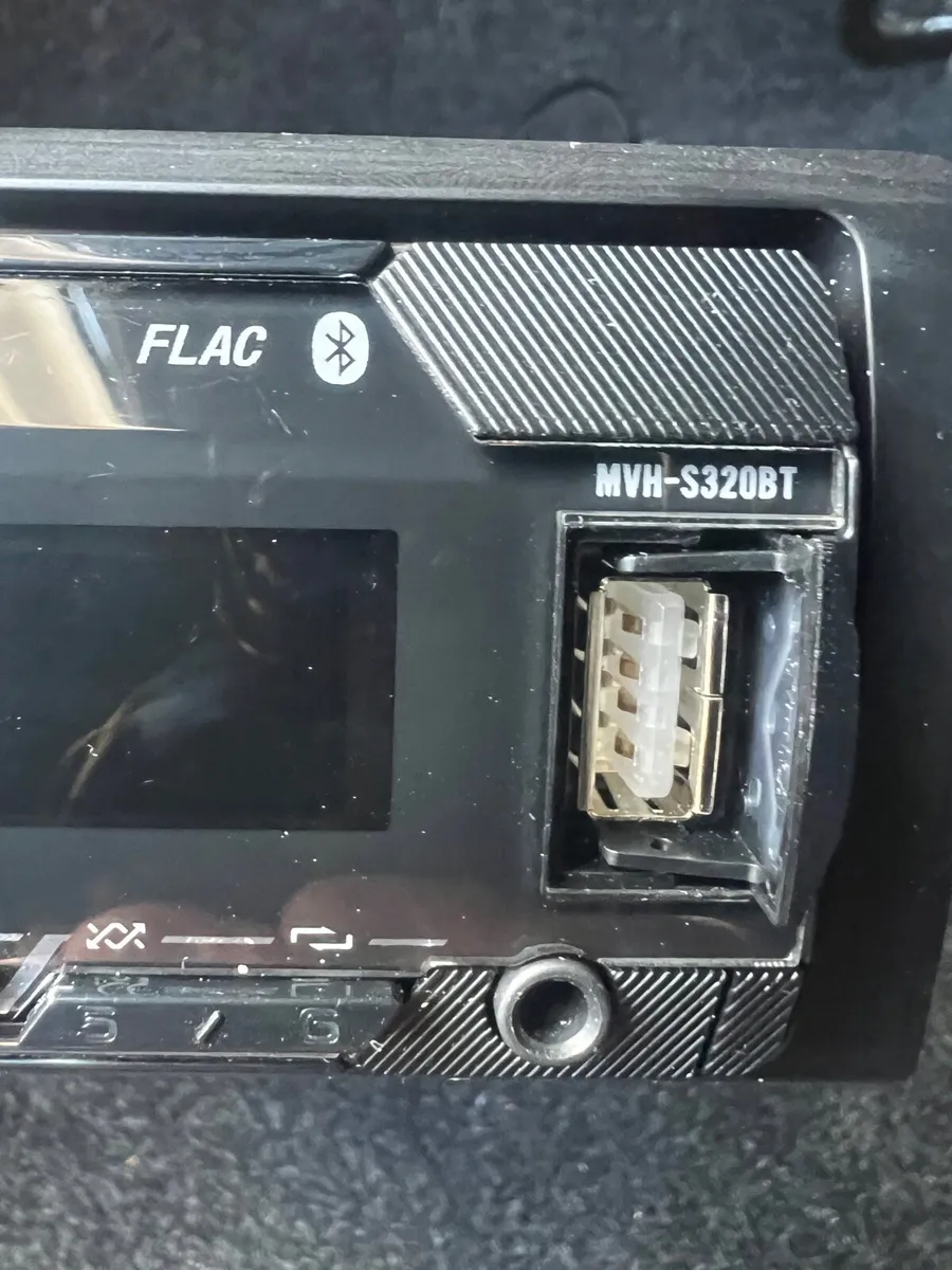Pioneer Radio/CD - Image 2