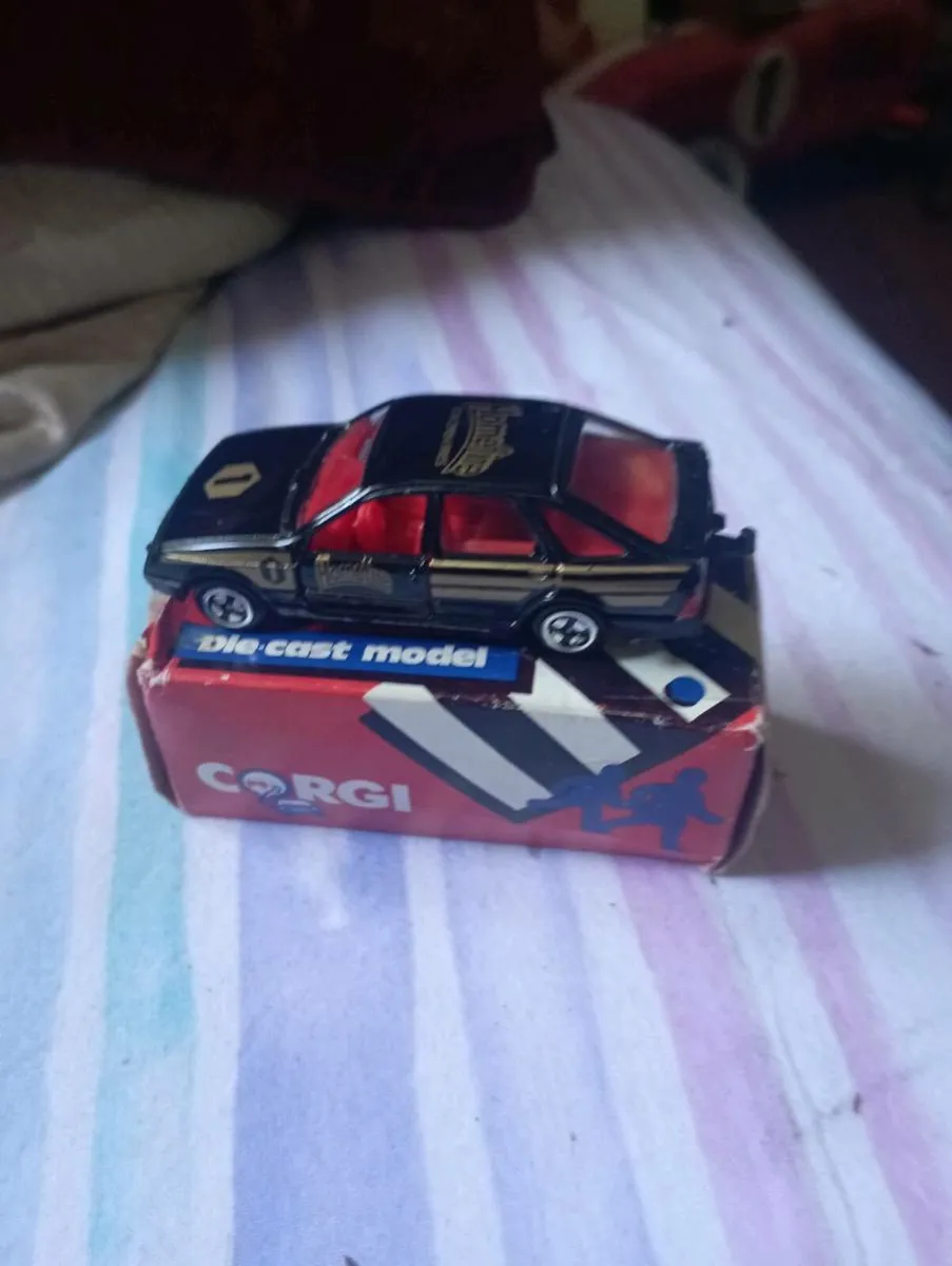 CORGI JUNIORS FORD SIERRA  GHIA - Image 2