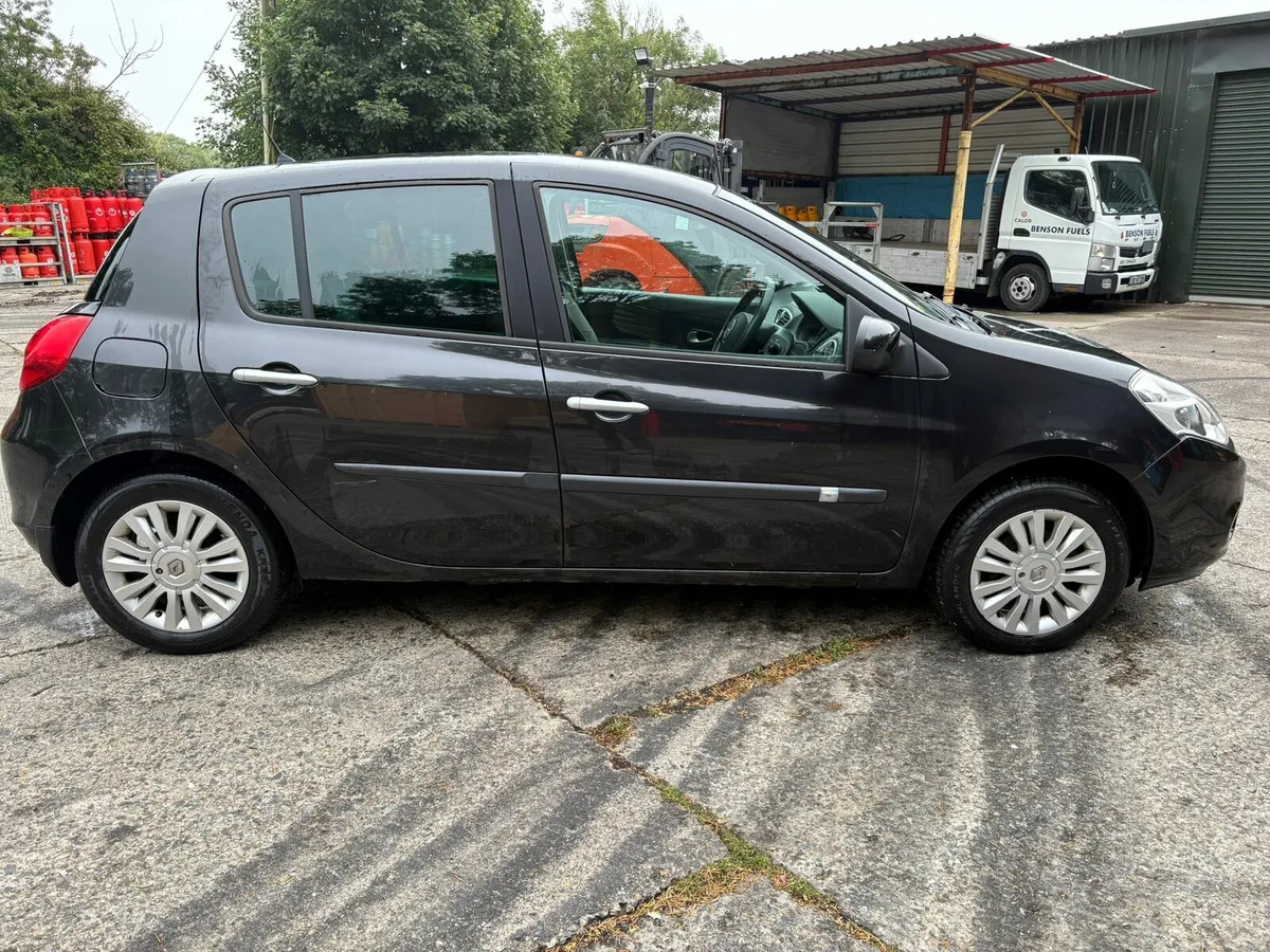 Renault Clio - Image 3