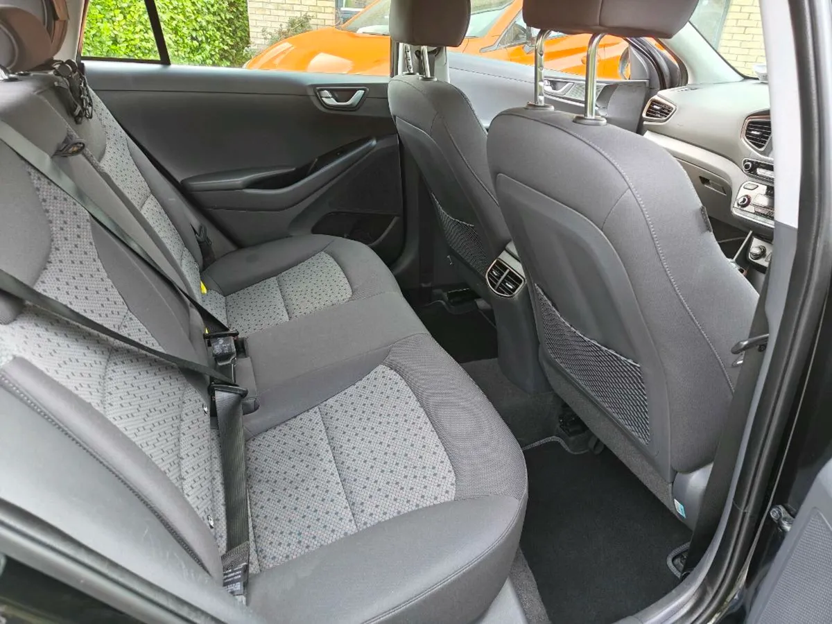 Hyundai Ioniq 28 - Image 4