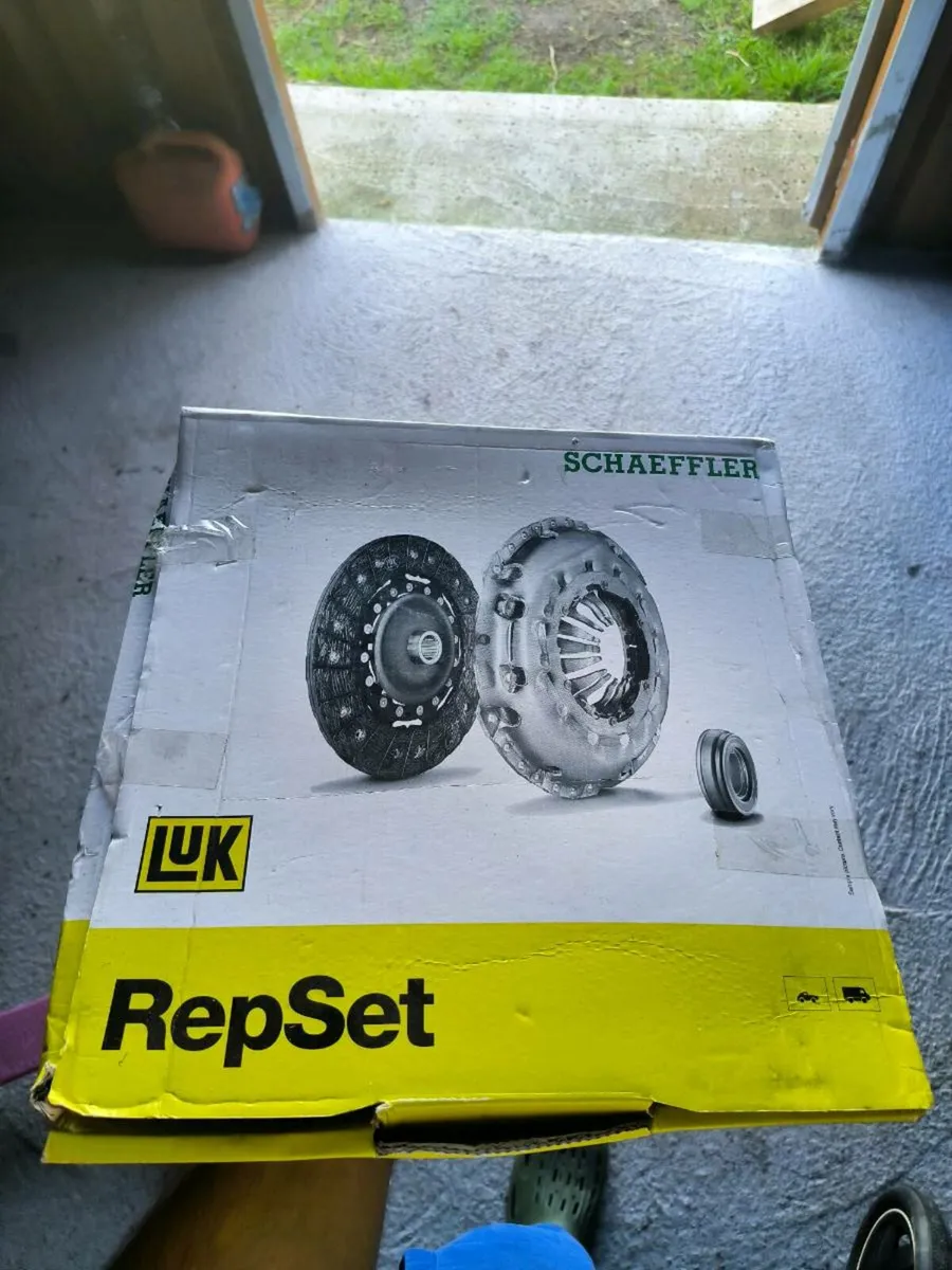 Clutch for sale - Image 1