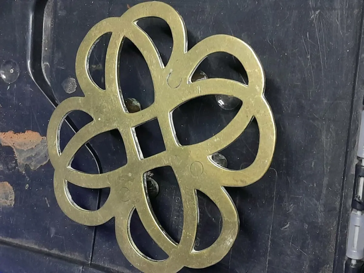 19ct brass trivet - Image 2