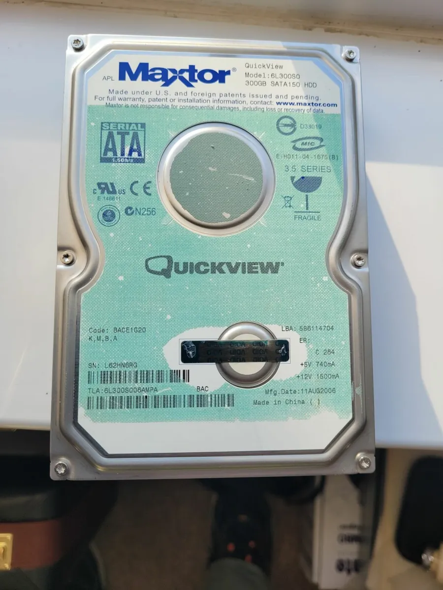 Hard drive 300 gb - Image 1