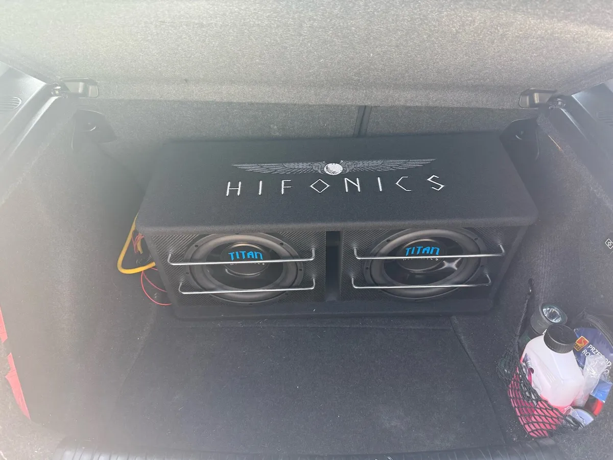 Subwoofer twin with built in amp