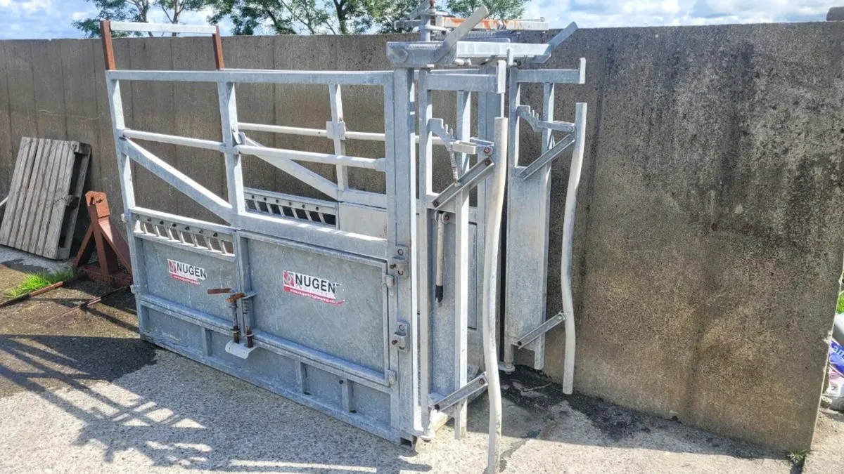 Nugent Mobile Cattle Crush - Image 1