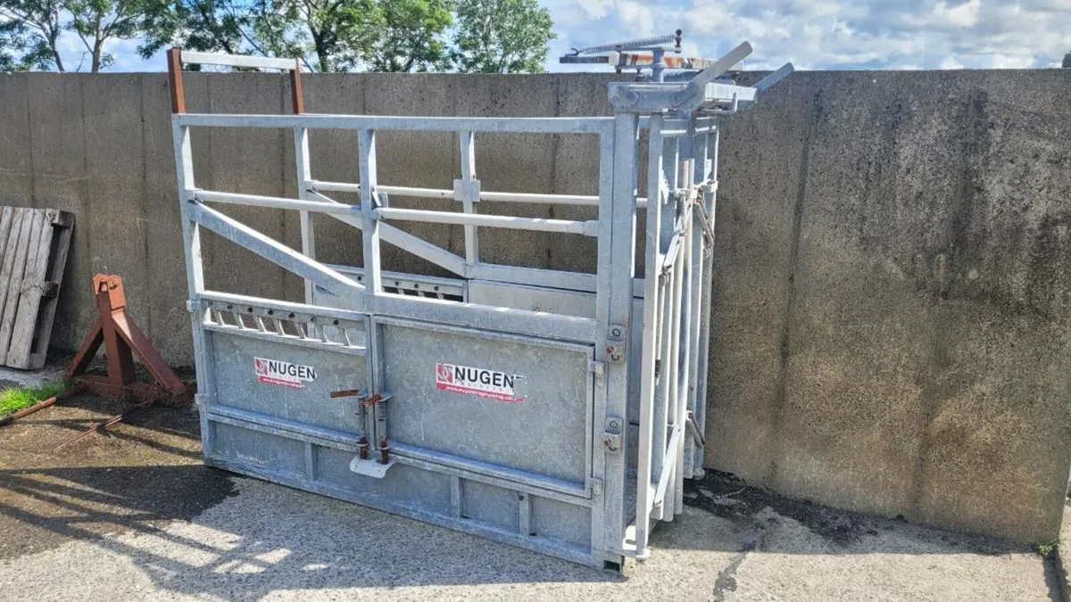 Nugent Mobile Cattle Crush - Image 2