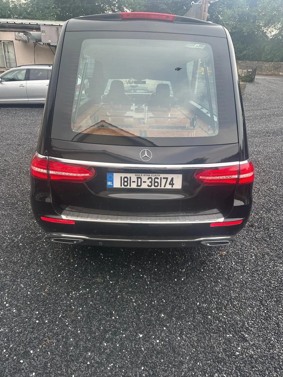 Mercedes Hearse 2018 - Image 2