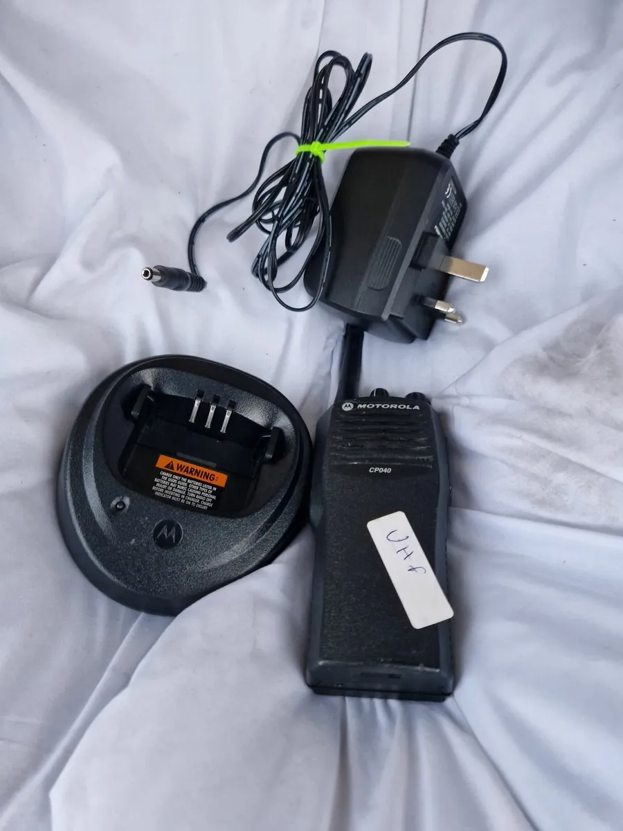 Motorola radios - Image 4