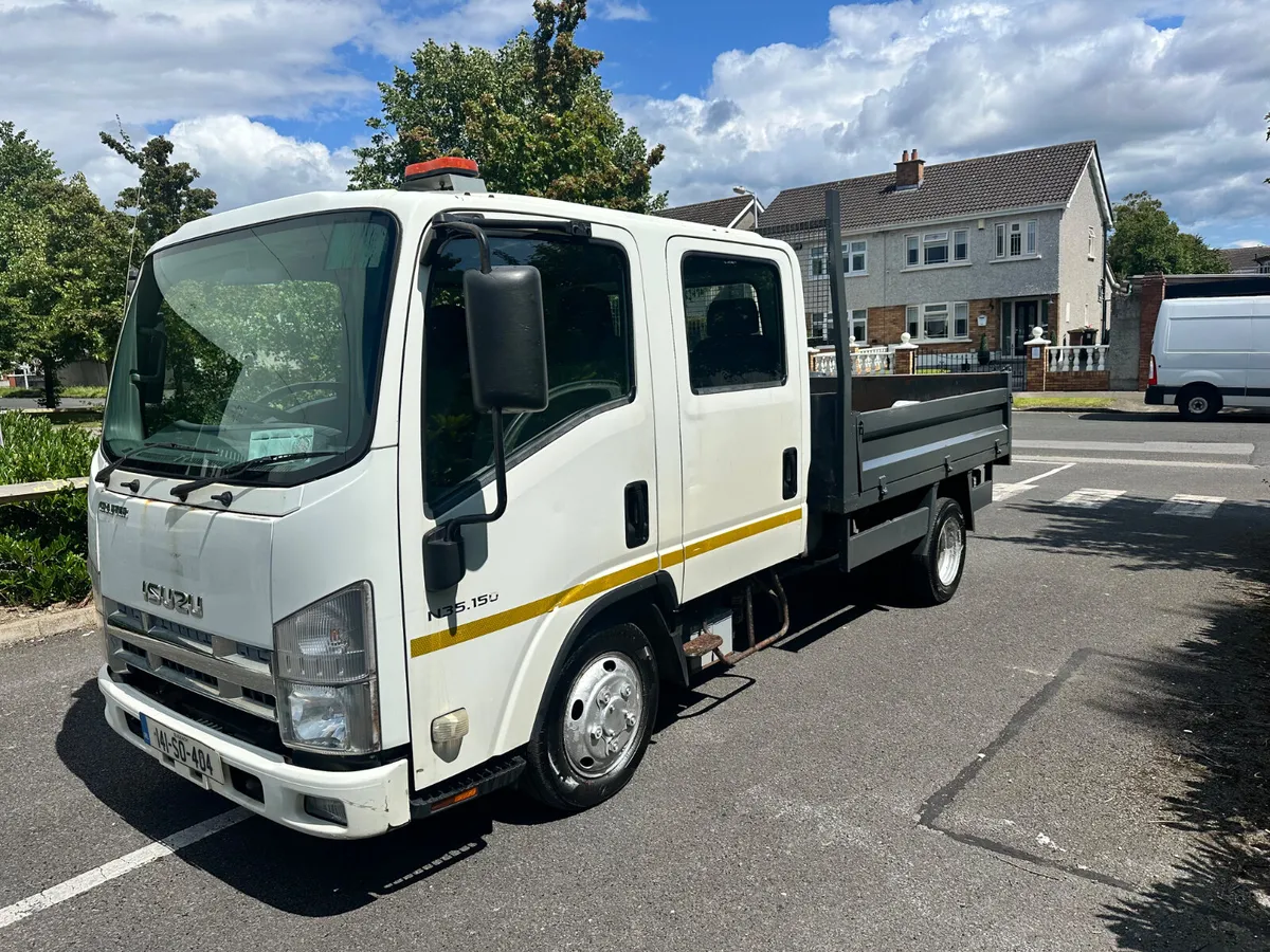 2014 Isuzu Tipper Crew Cab - Image 3