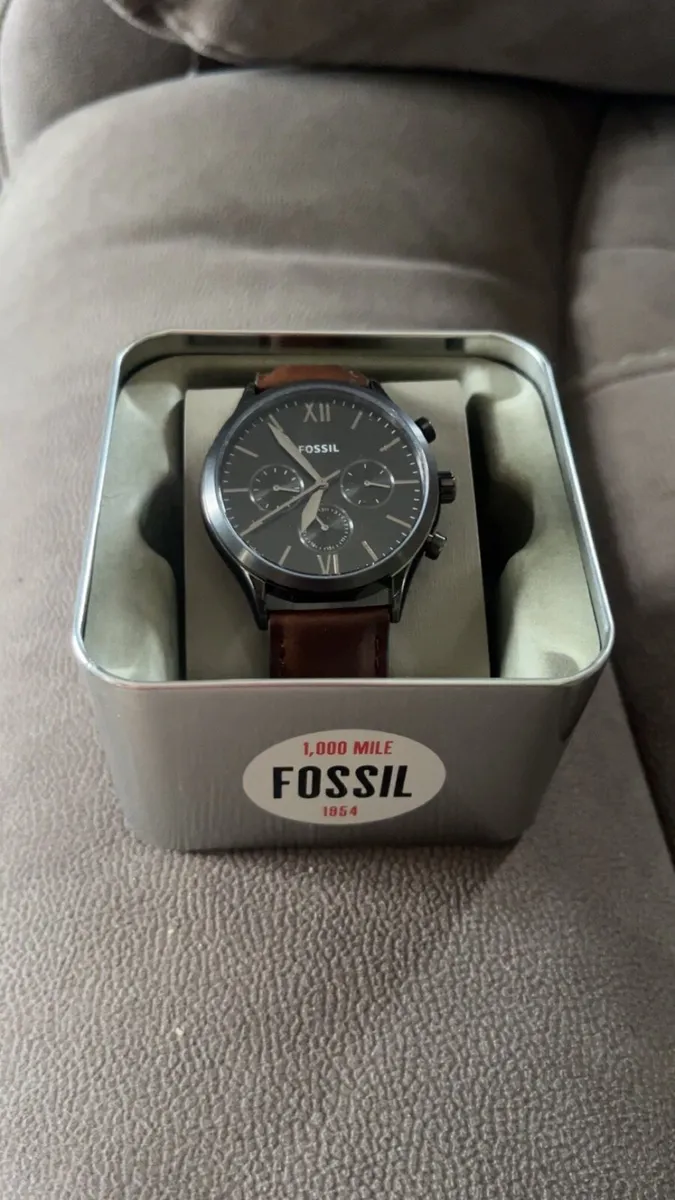 Fossil Fernmore BQ2814 Chronograph Watch - Image 2