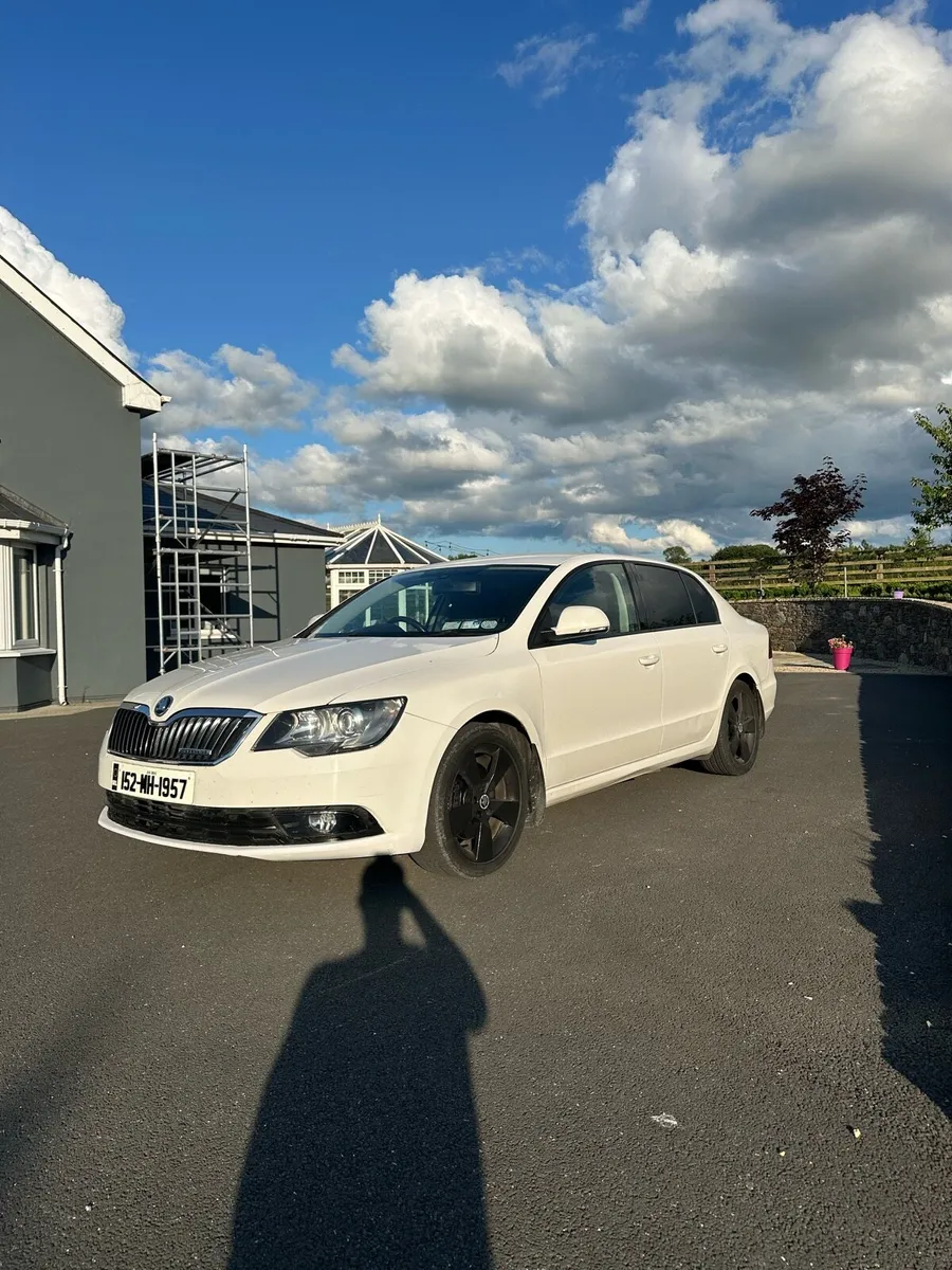 2015 Skoda Superb - Image 1