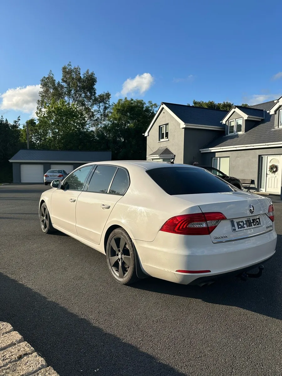 2015 Skoda Superb - Image 2