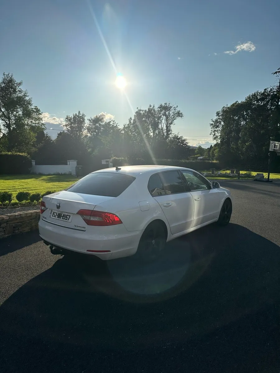 2015 Skoda Superb - Image 4