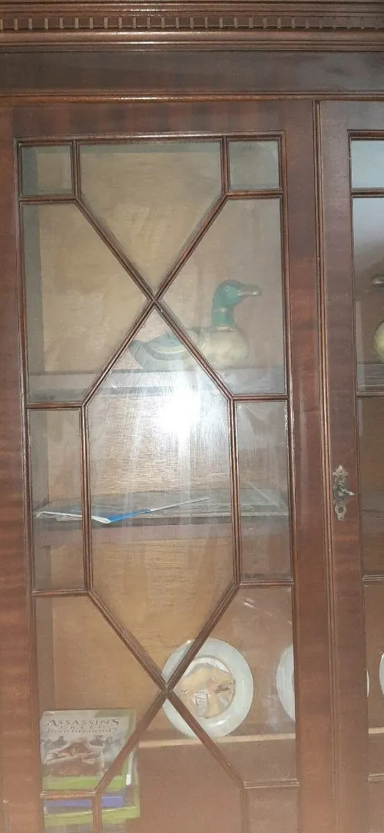 Antique cabinet - Image 3