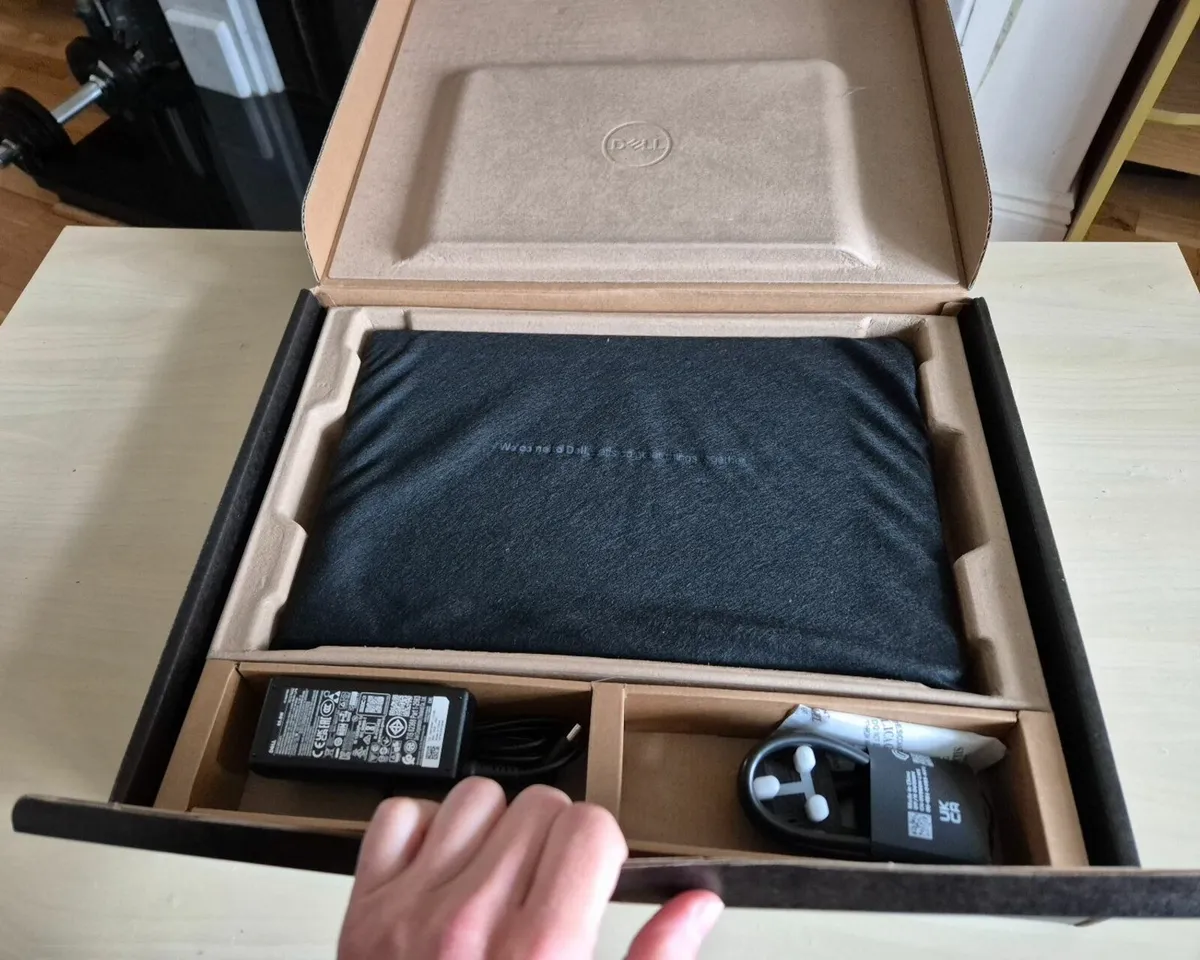 New Laptop: Dell Latitude 3550, still in the box - Image 4