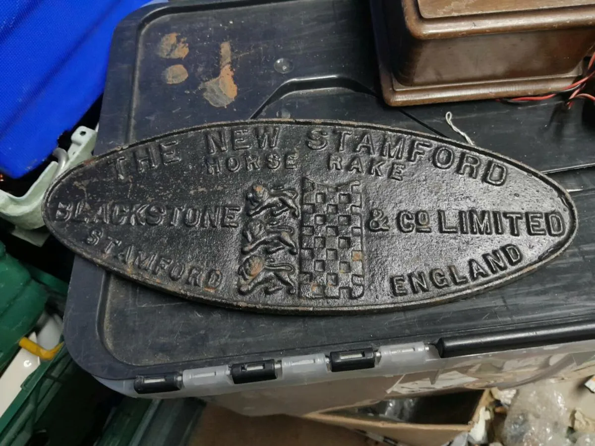 Vintage cast iron plaque - Image 1