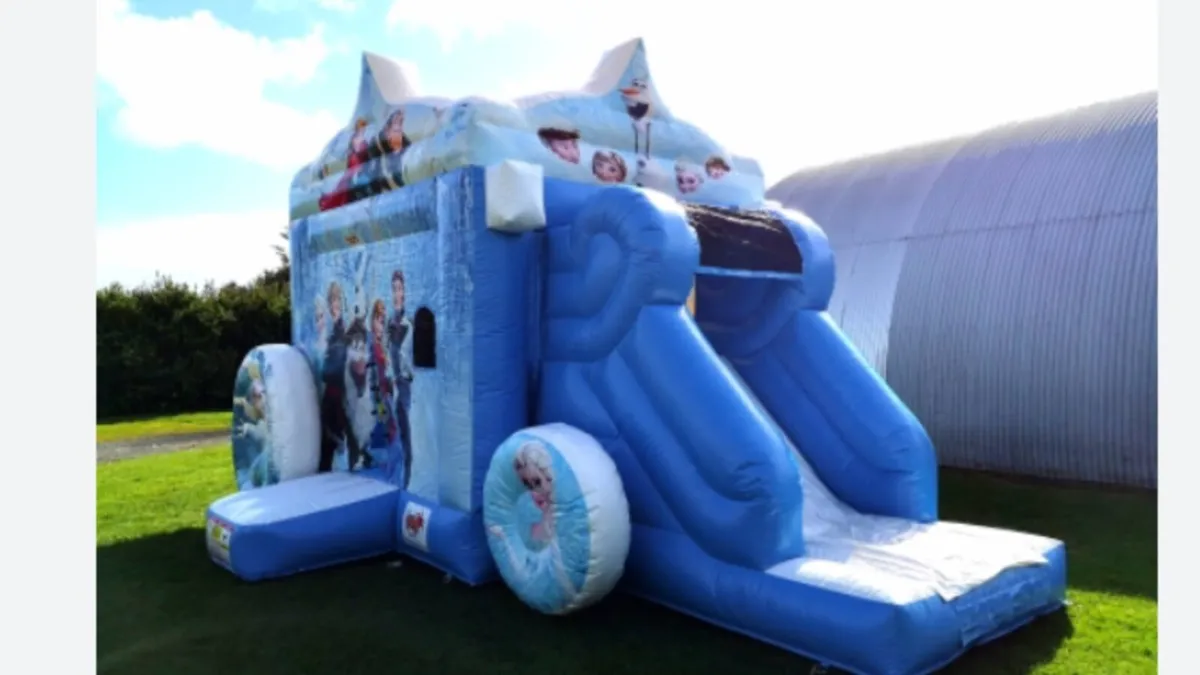 Frozen bouncy castle - Image 1