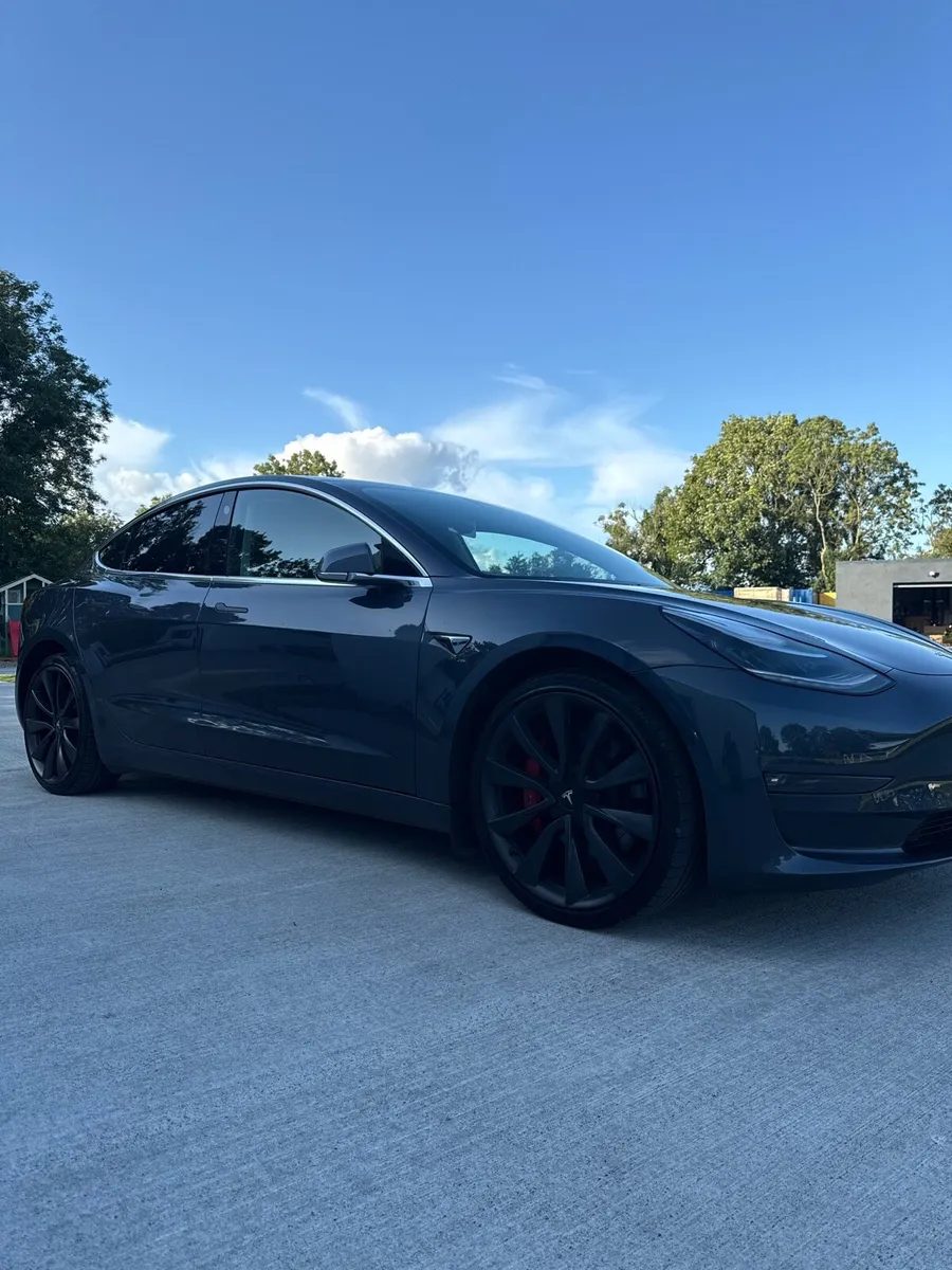 Tesla performance- Full self driving PRICE DROP - Image 1