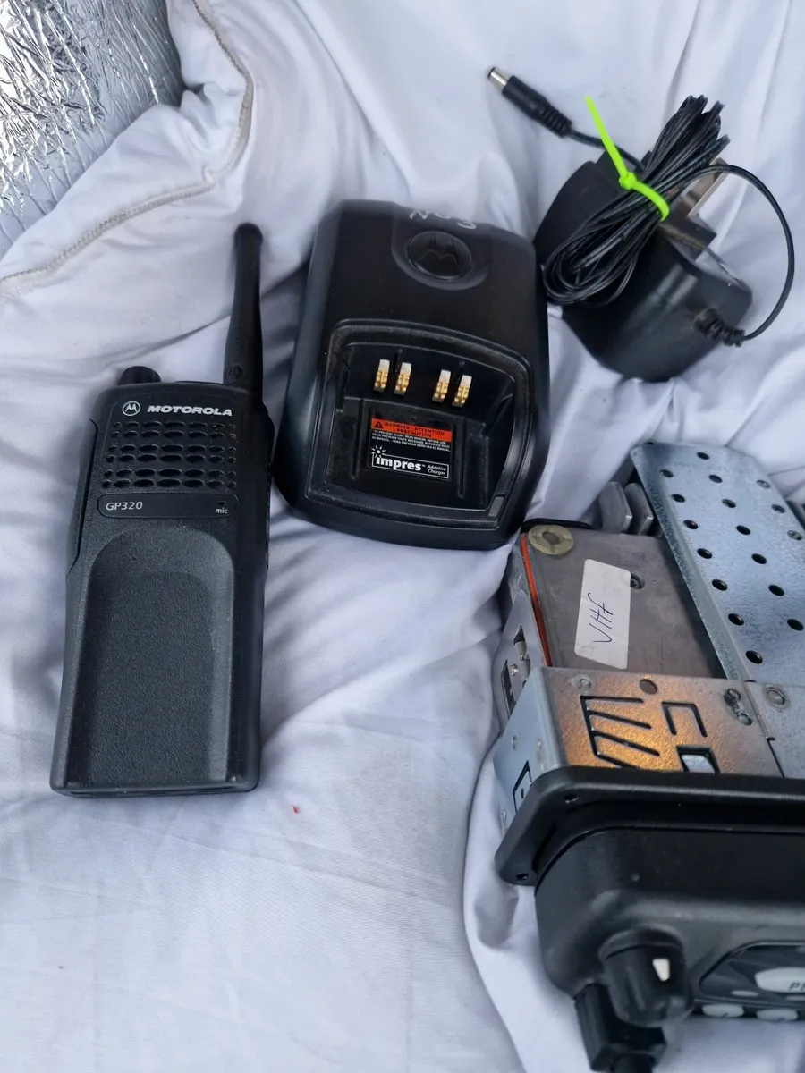 Motorola radios - Image 2