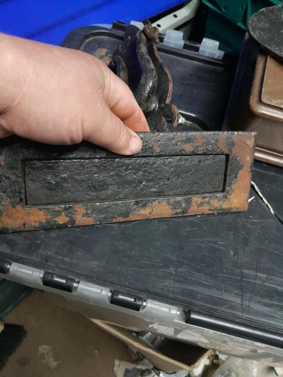 Vintage cast iron door furnishers - Image 1