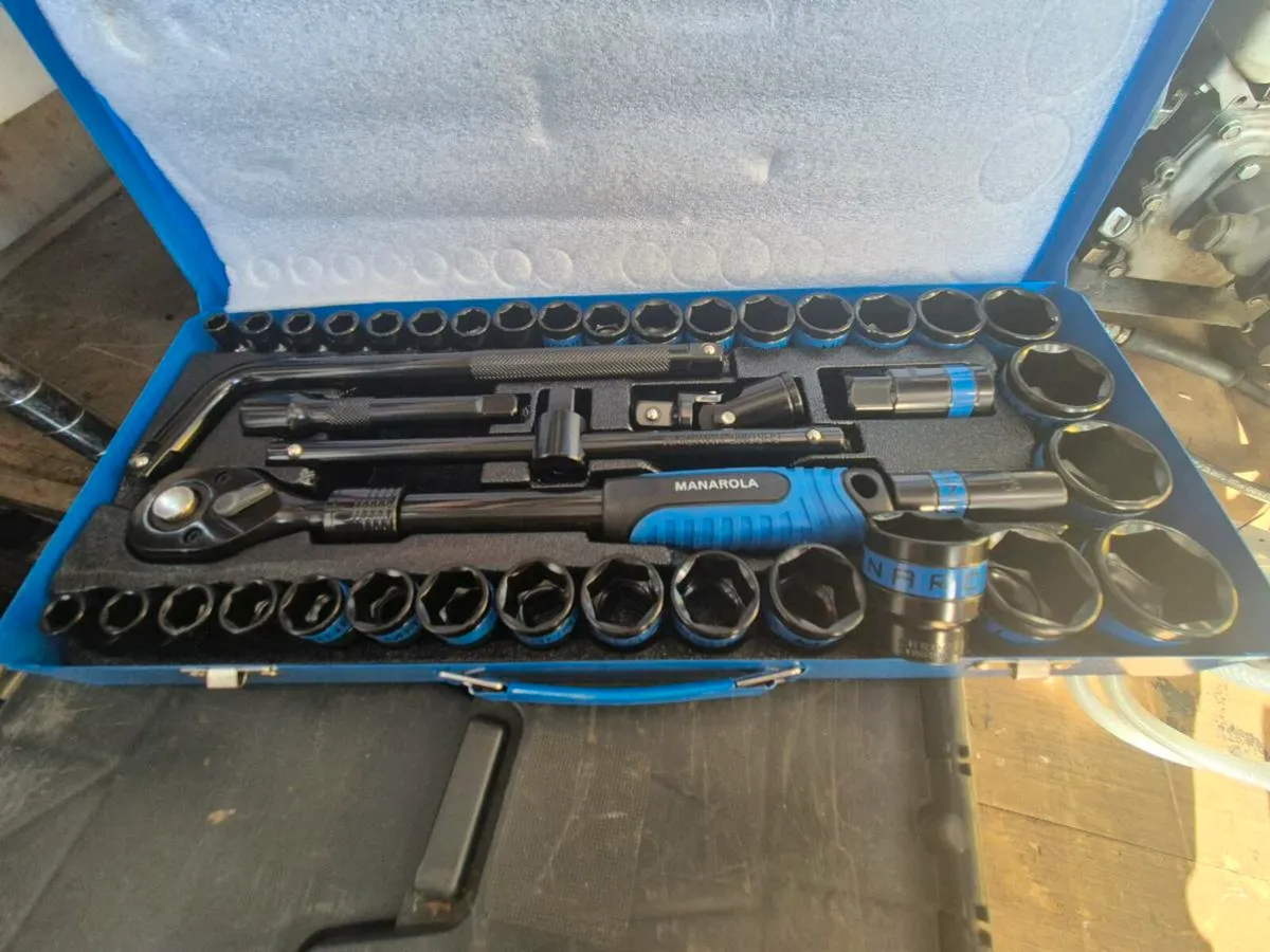 Heavy duty extendable socket set - Image 1