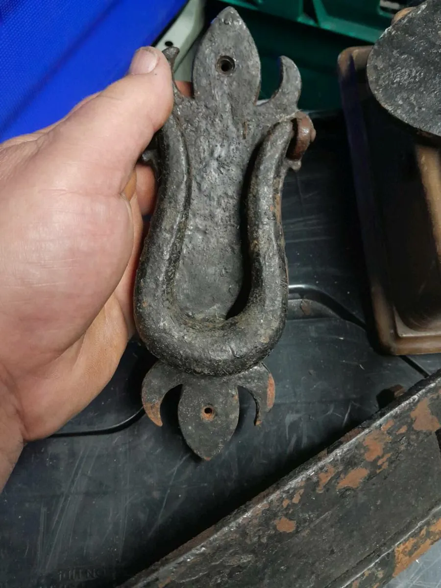 Vintage cast iron door furnishers - Image 2