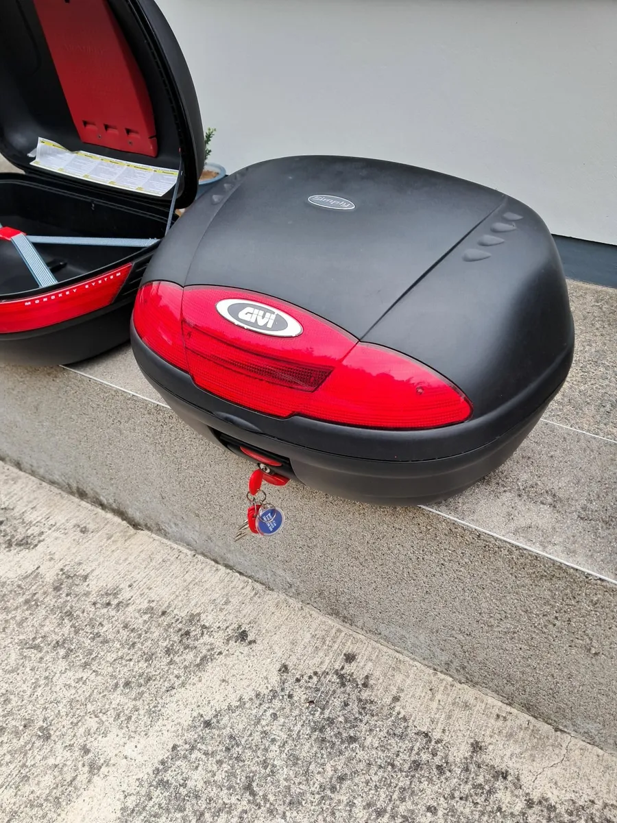 Motorcycle luggage. - Image 1