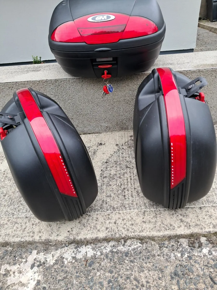 Motorcycle luggage. - Image 2