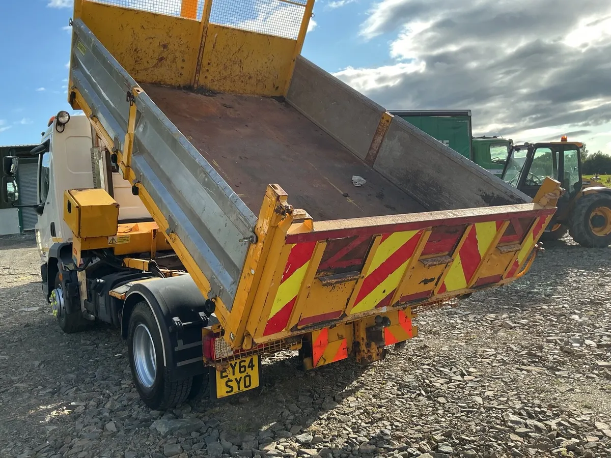 DAF  12 ton tipper/gritter - Image 4