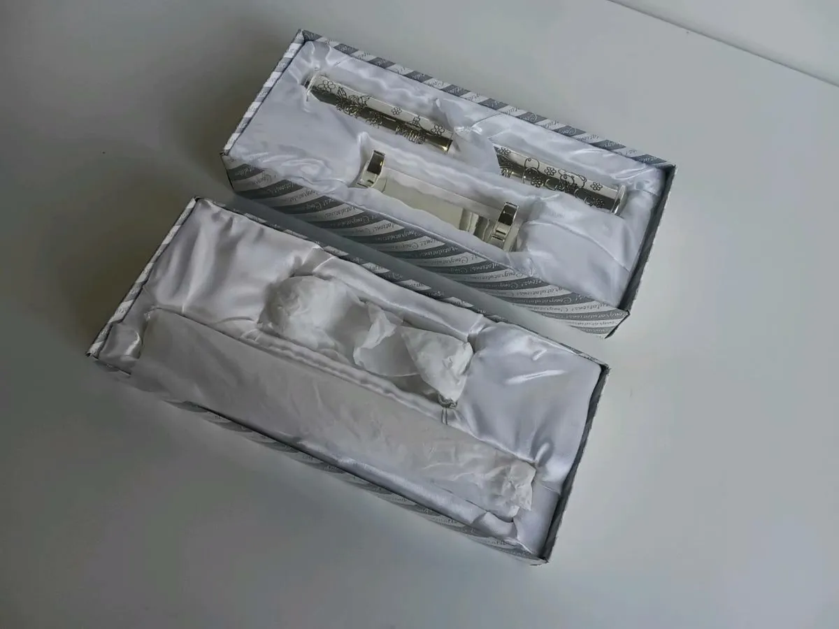 Birth Certificate Holder with Stand x1 - Image 1