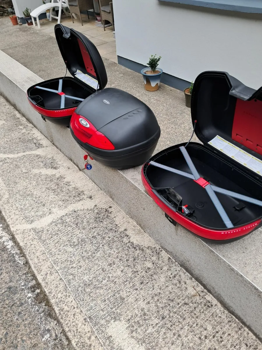 Motorcycle luggage. - Image 4