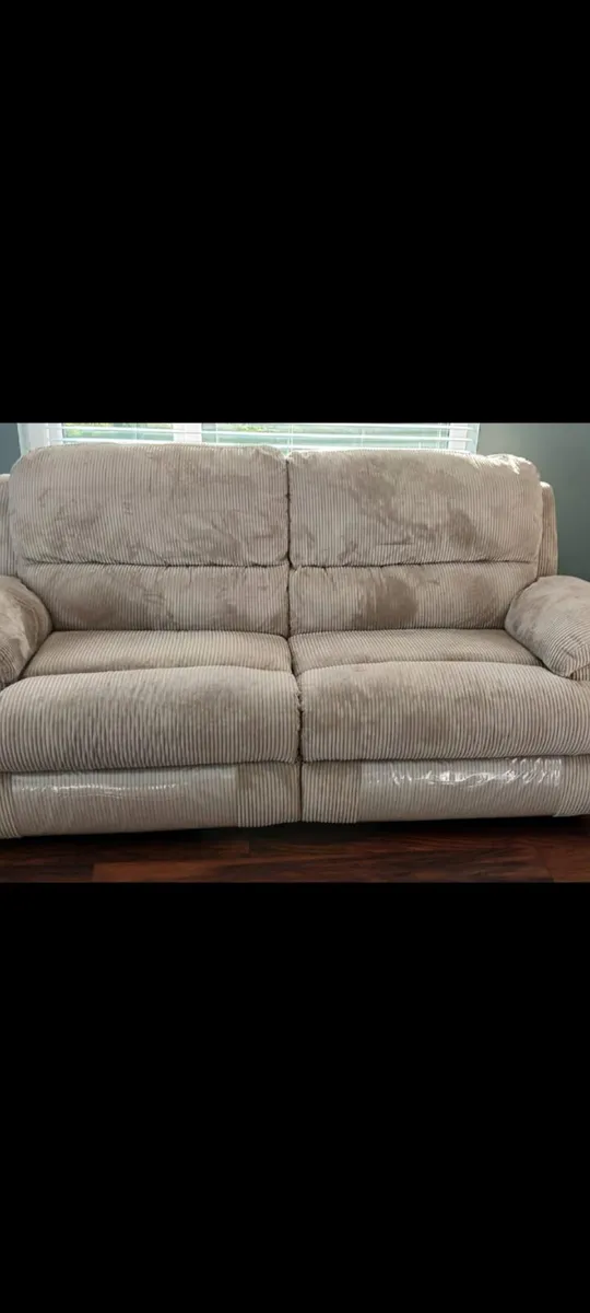 3 and 2 seater recliner couches - Image 1