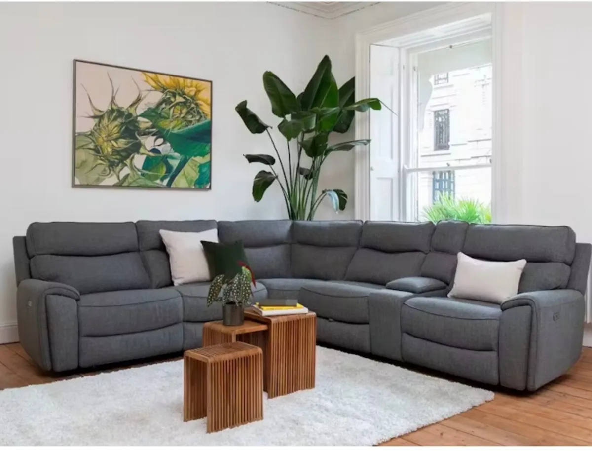 Couch (dark brown) - Image 1