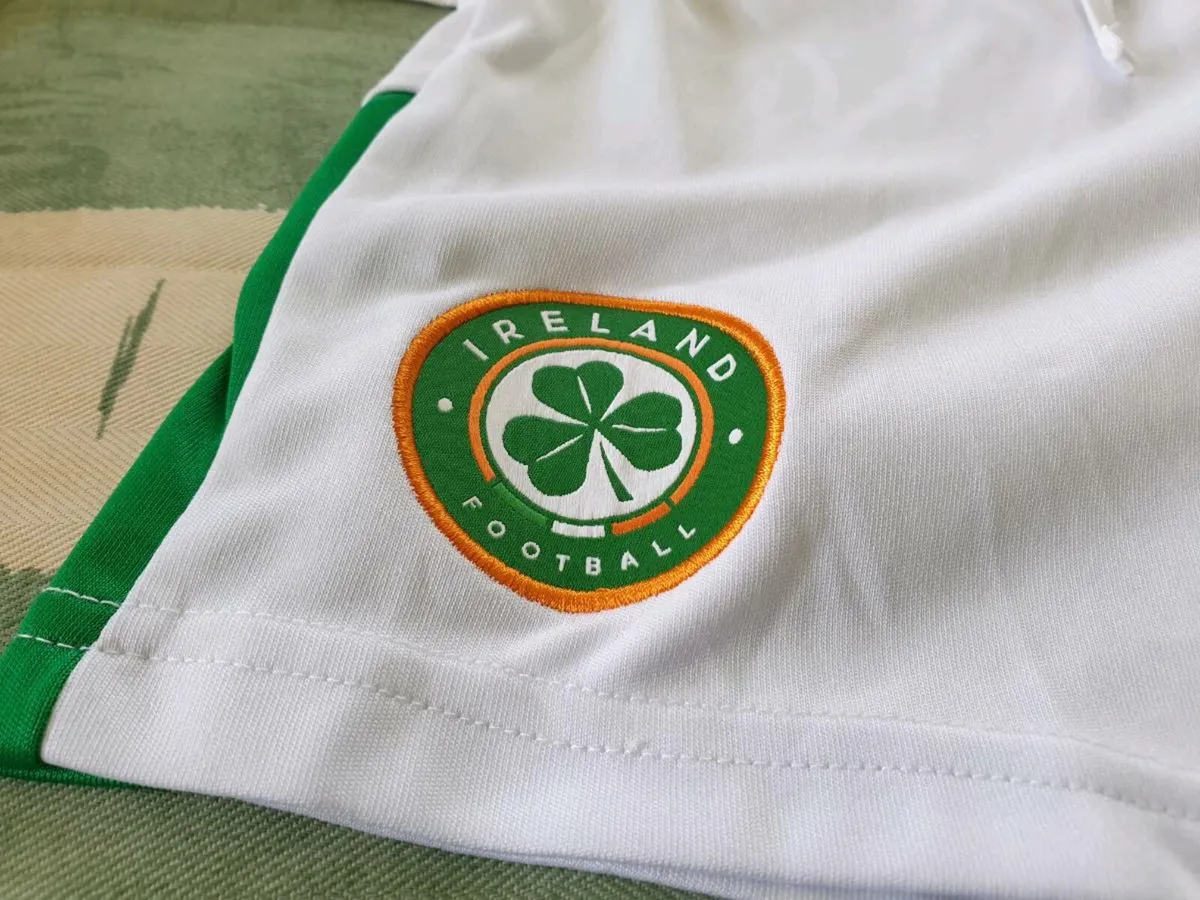 Ireland Football Away Shorts 2024 Childrens Small - Image 2