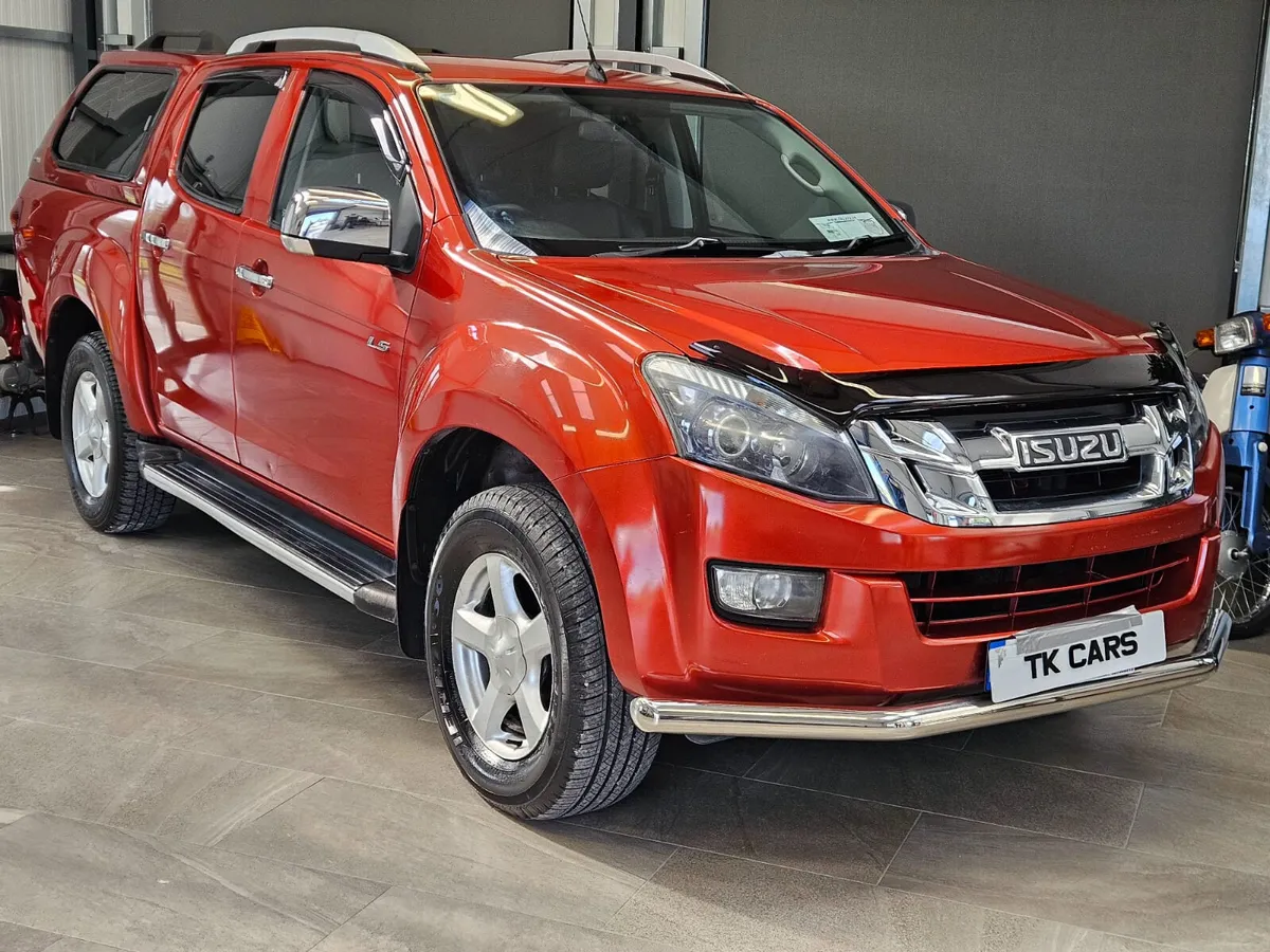 17 ISUZU D-MAX LS  2.5 DIESEL LOW MILEAGE - Image 1