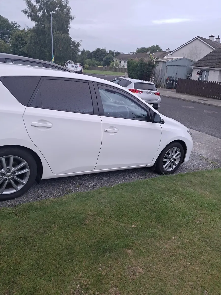Toyota Auris 2015 - Image 1