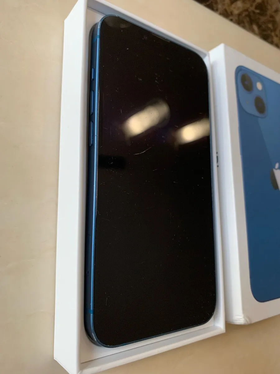 iPhone 13 128GB Blue - Image 3