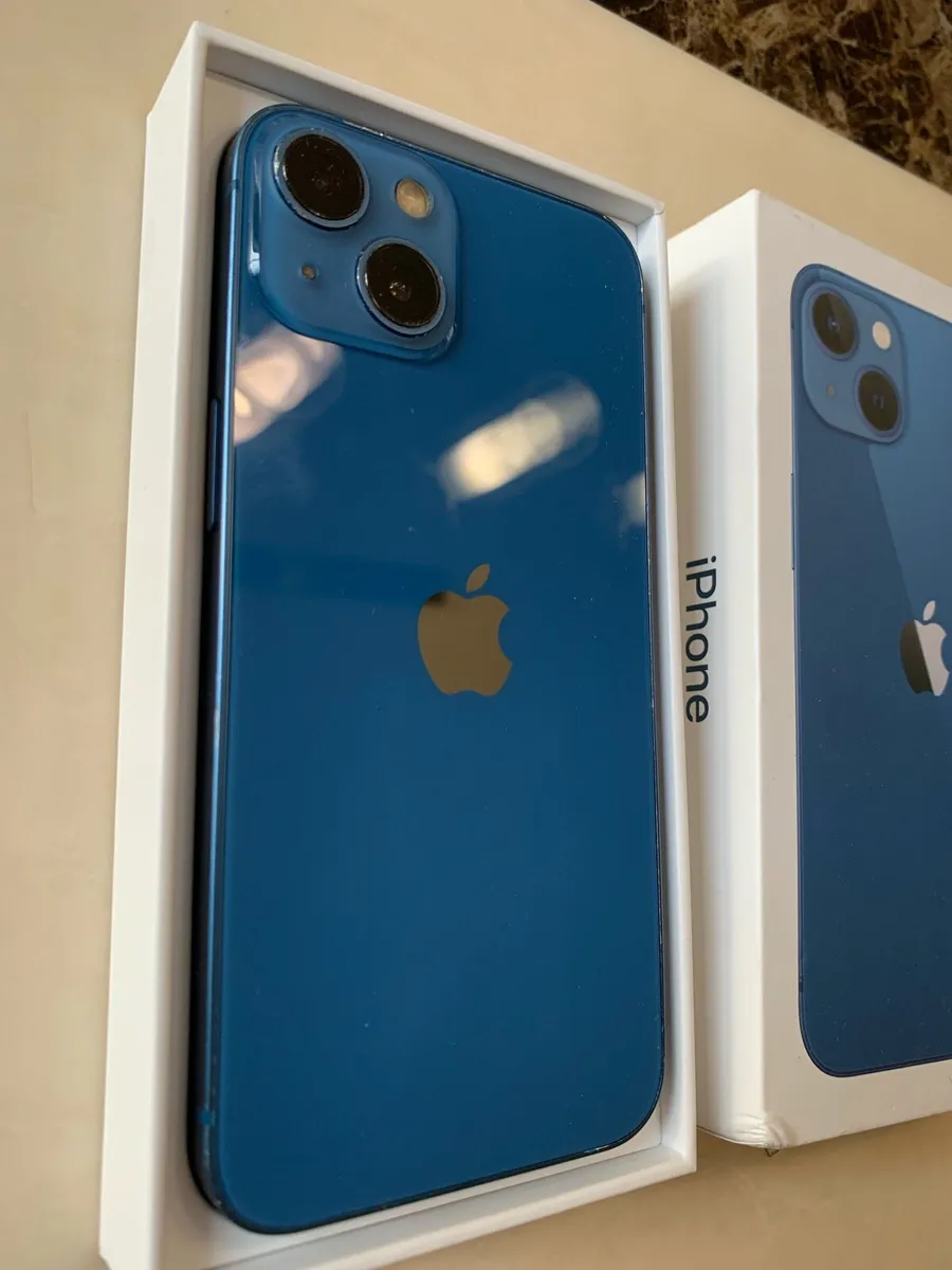 iPhone 13 128GB Blue - Image 4