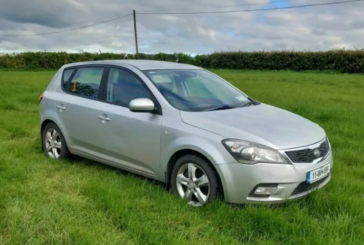 Kia Ceed 2011 - Image 1