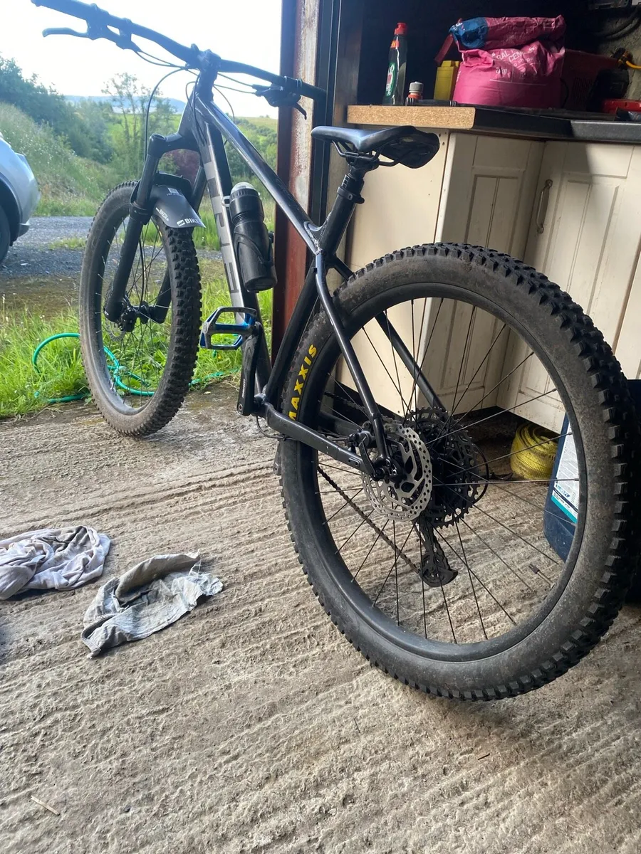 Trek roscoe 7 mountain bike - Image 3