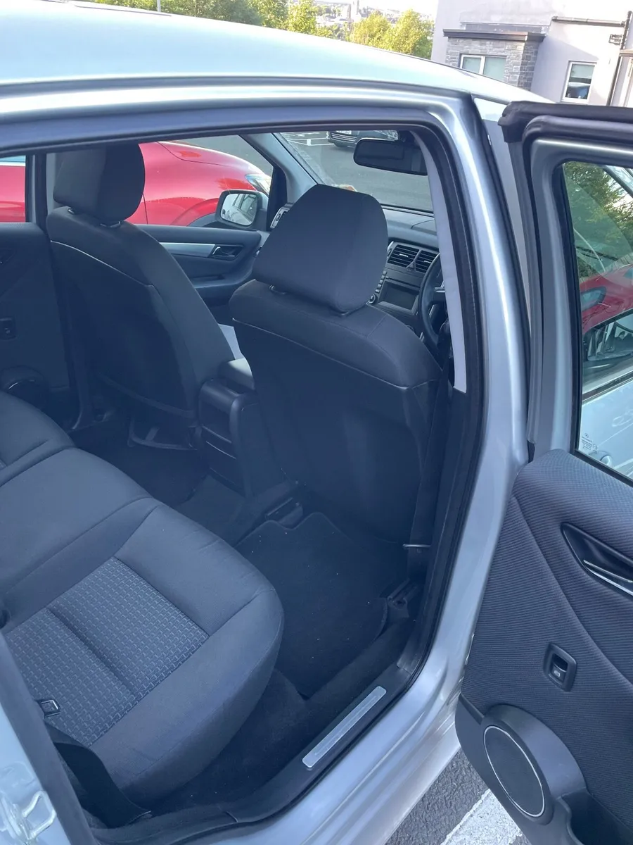 Mercedes-Benz B-Class 2009 - Image 2