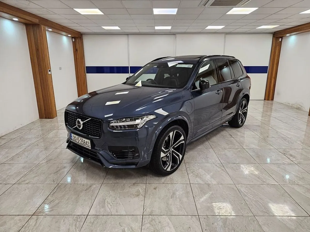 Volvo XC90 R Design PRO // TOP OF THE Range - Image 1