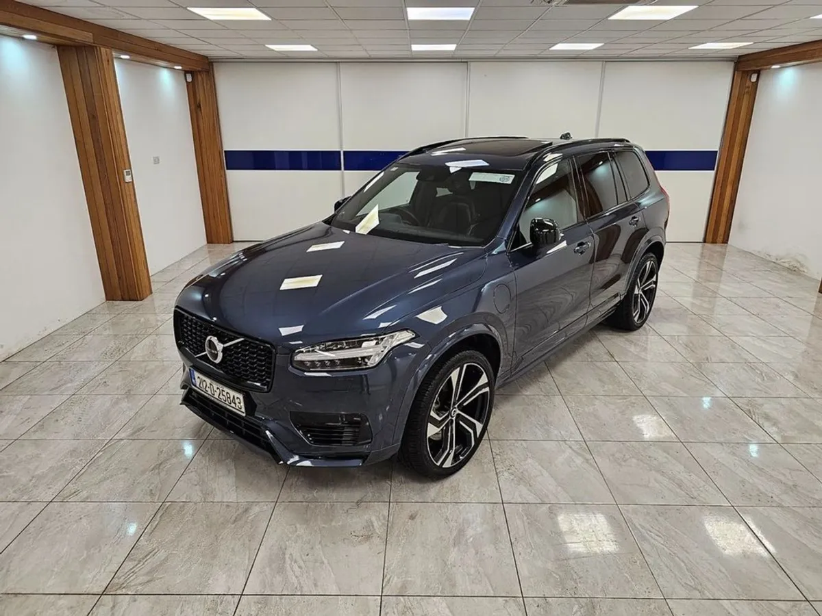 Volvo XC90 R Design PRO // TOP OF THE Range - Image 2